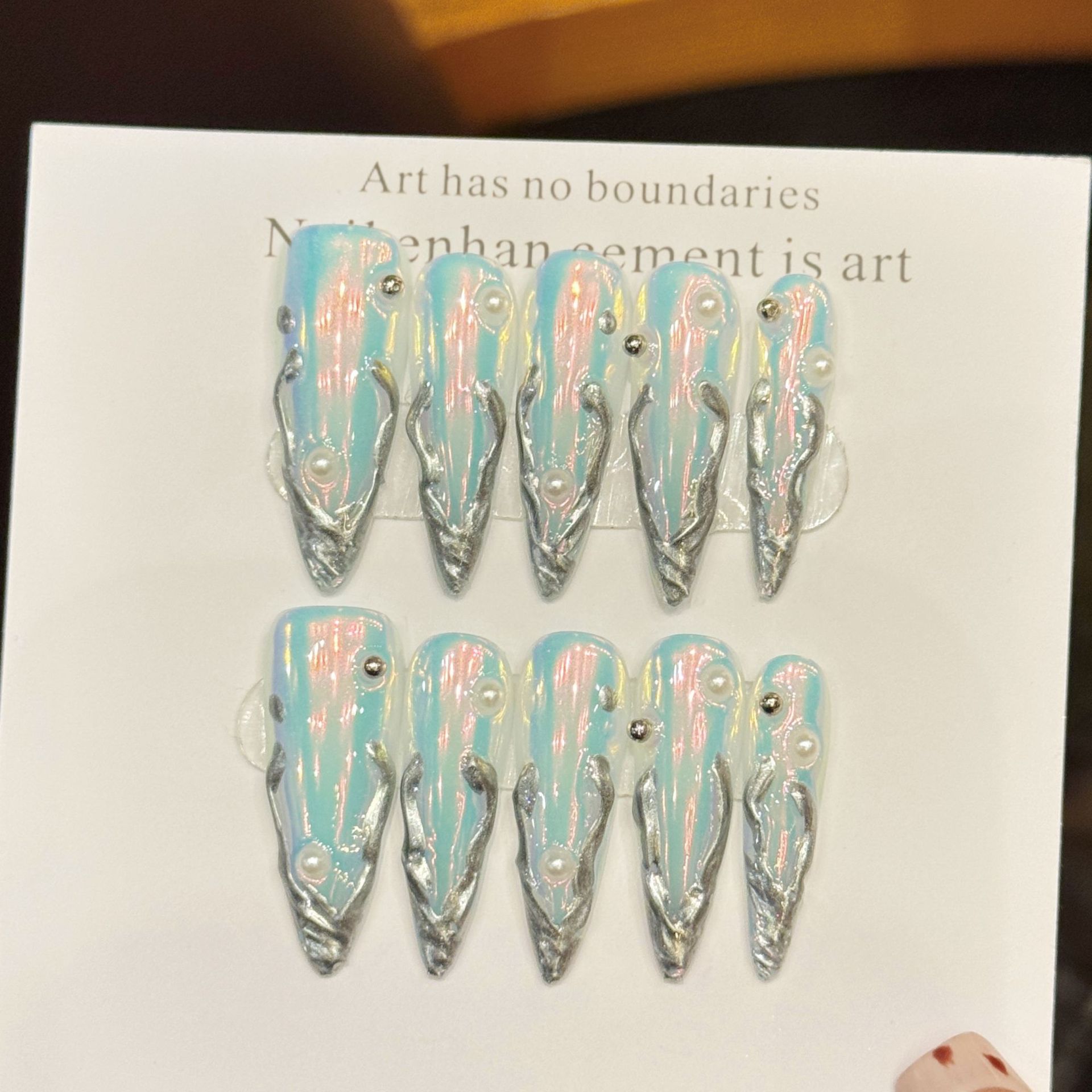 Nail Art Press On - 10 pezzi argento Aurora lungo stiletto