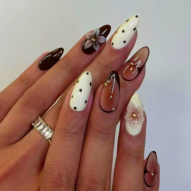 Set di 24 Unghie Finte a Mando - Nail Art Press On recensione e prezzo